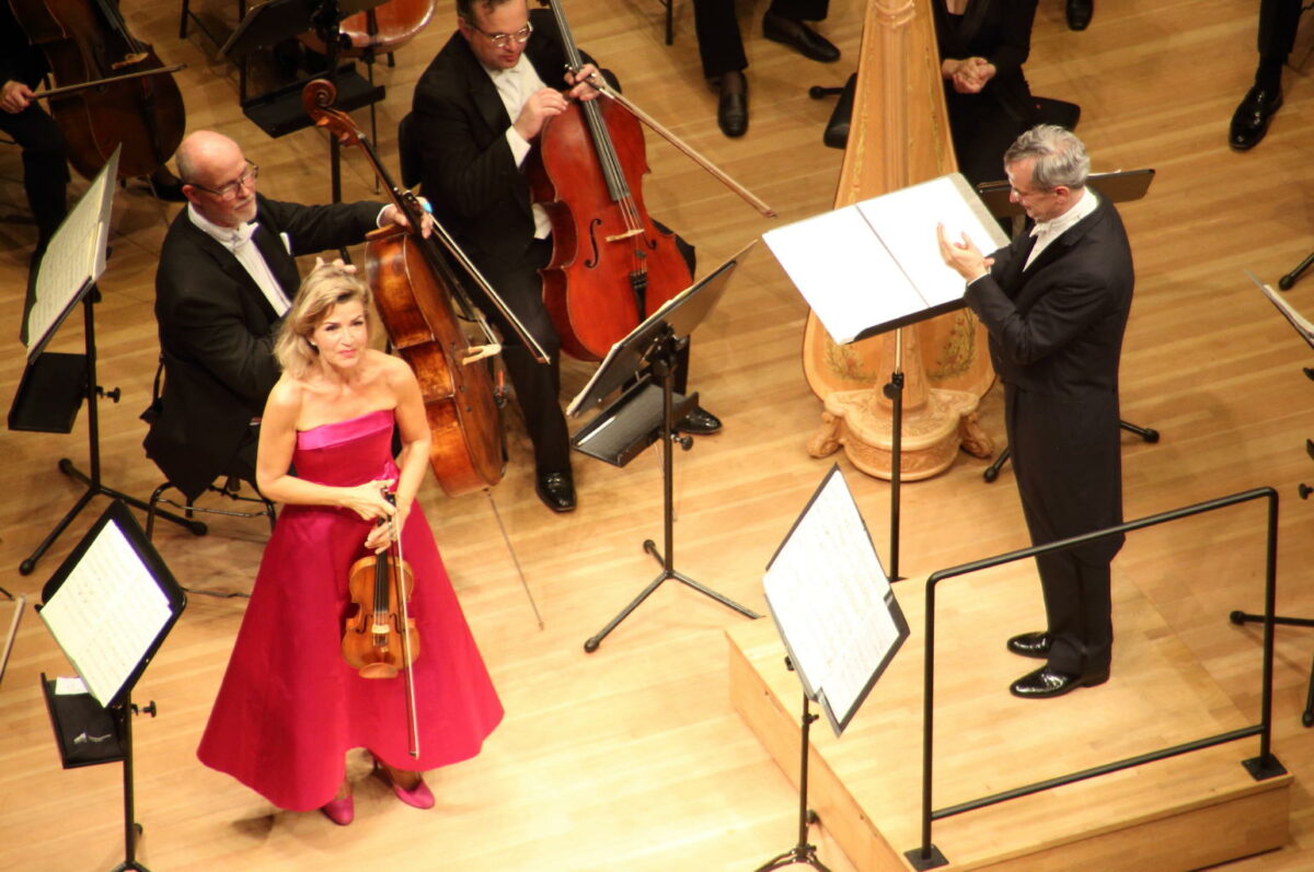 Klein beleuchtet kurz Nr 37: Das Dallas Symphony Orchestra stellt sich in der Elbphilharmonie Hamburg vor  klassik-begeistert.de, 12. Juni 2024