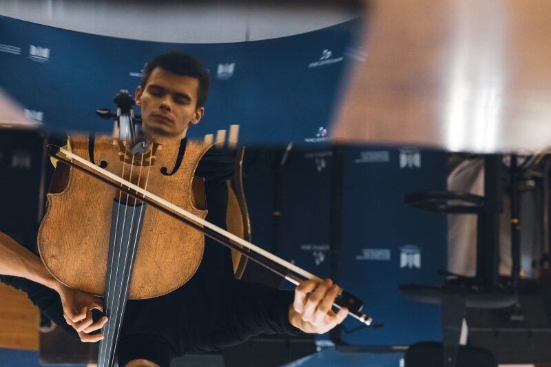 Interview: kb im Gespräch mit dem polnischen Cellisten Krzysztof Michalski  klassik-begeistert.de, 11. November 2025