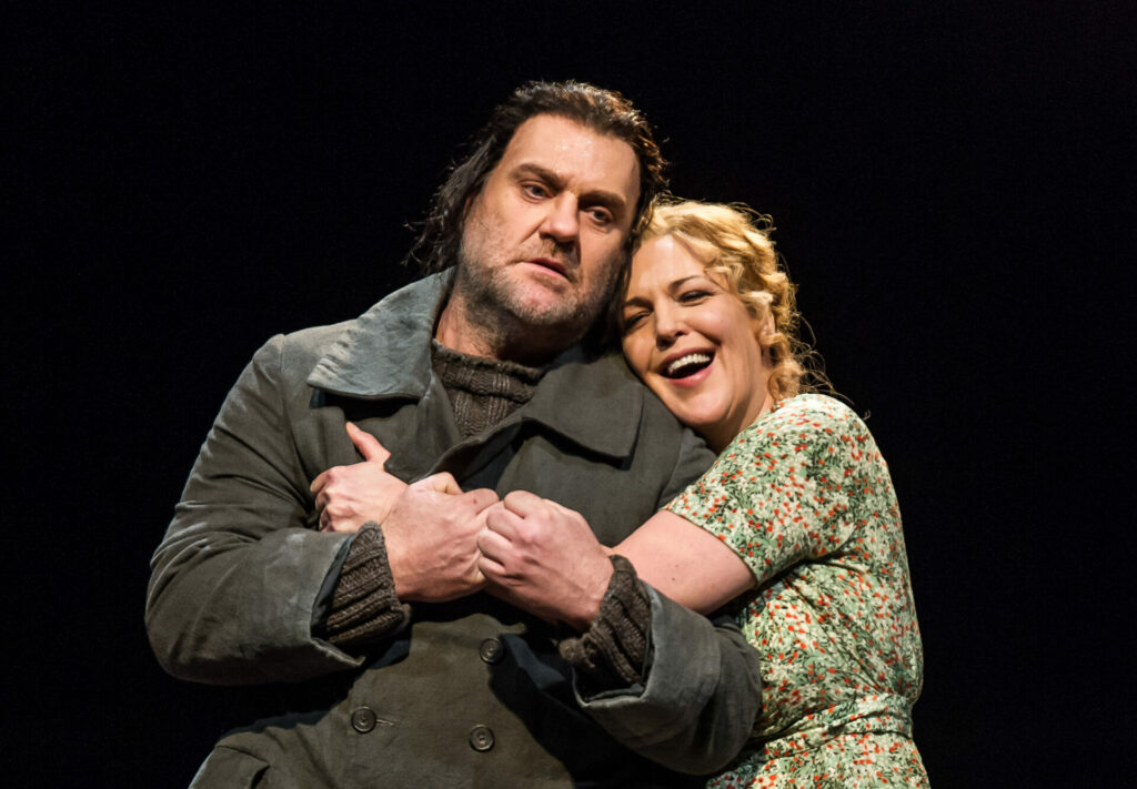 150202_0305 hollander-Edit adj BRYN TERFEL AS THE DUTCHMAN, ADRIANNE PIECZONKA AS SENTA (C) ROH. PHOTOGRAPHER CLIVE BARDA