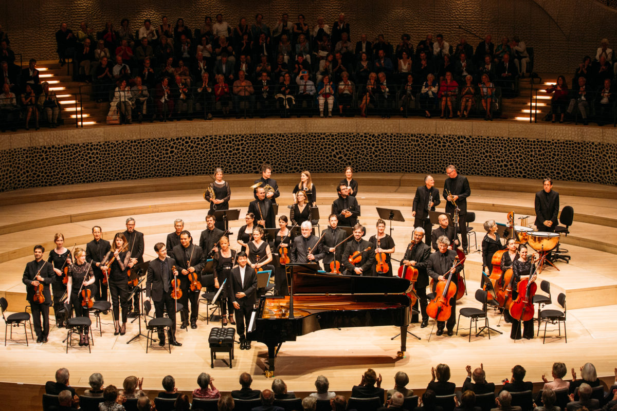 Academy of St Martin in the Fields, Kit Armstrong, Tomo Keller, Benjamin Britten, Wolfgang Amadeus Mozart,  Elbphilharmonie