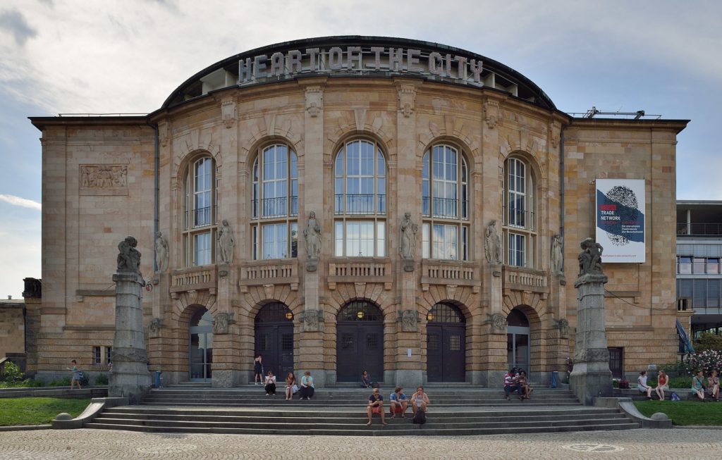 1920px-Freiburg_-_Stadttheater_Freiburg