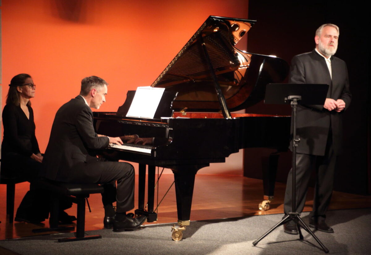 Klein beleuchtet kurz 66: Bass-Bariton Oliver Zwarg  Konzertsaal der Kreissparkasse in Syke, 21. November 2025