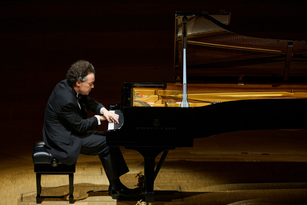 Evgeny Kissin beim Klavierfestival Ruhr in der Philharmonie Essen