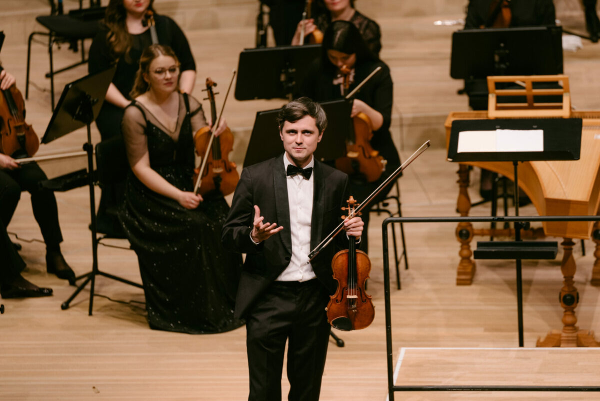 Kyiv Symphony Orchestra, Luigi Gaggero Dirigent, Aleksey Semenenko, Elbphilharmonie, 1. Mai 2022