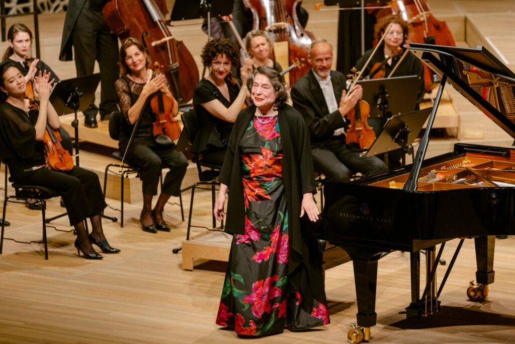 Elisabeth Leonskaja / Die Deutsche Kammerphilharmonie Bremen