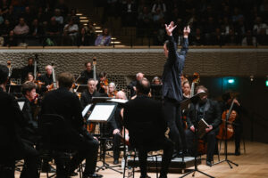 Brittens War Requiem – „Alles, was ein Dichter heute tun kann, ist: warnen“  Elbphilharmonie, 18. Juni 2024