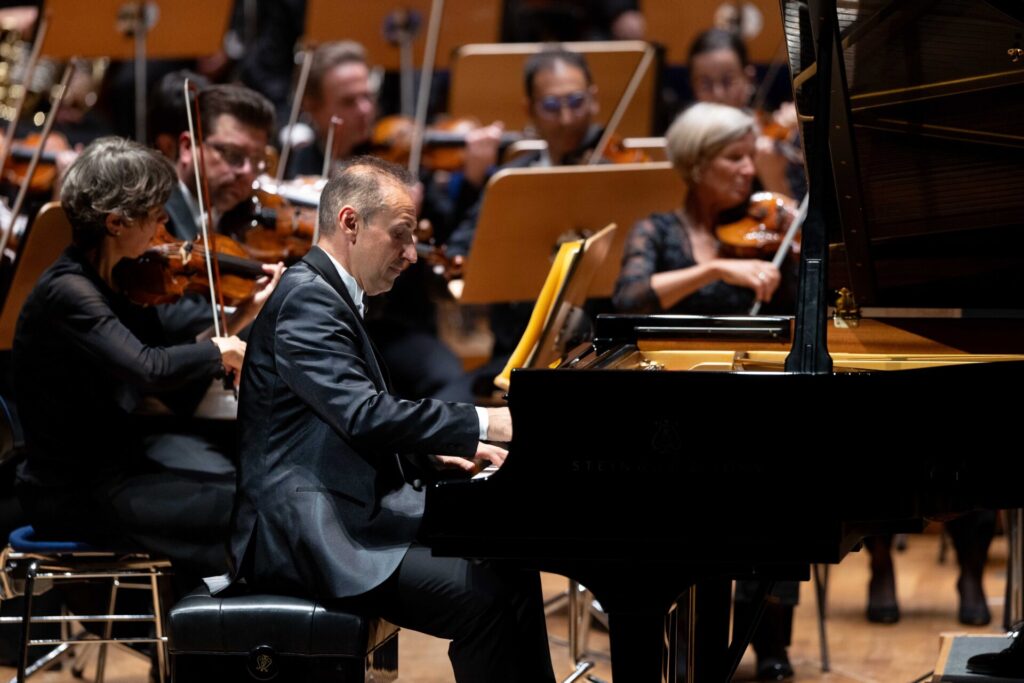 240830_sternzeichen_chauhan_trpceski_002_2622_diesner