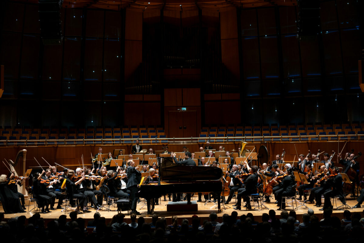 Düsseldorfer Symphoniker, Alpesh Chauhan, Dirigent, Simon Trpčeski, Klavier  Tonhalle Düsseldorf, 30. August 2024