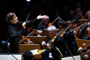 Düsseldorfer Symphoniker, Tabita Berglund, Roman Borisov, Klavier  Tonhalle Düsseldorf, 19. Dezember 2025