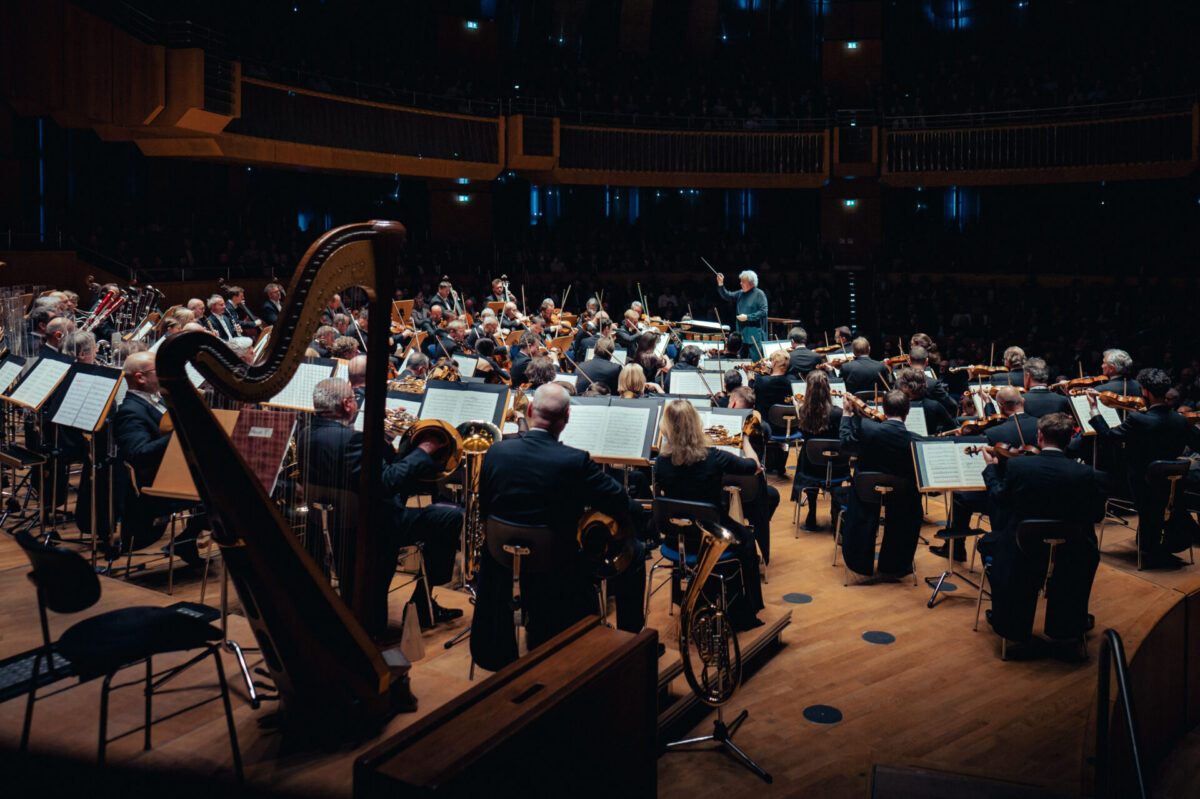 Tschechische Philharmonie Semyon Bychkov, Sol Gabetta, Violoncello  Tonhalle Düsseldorf, 27. April 2026