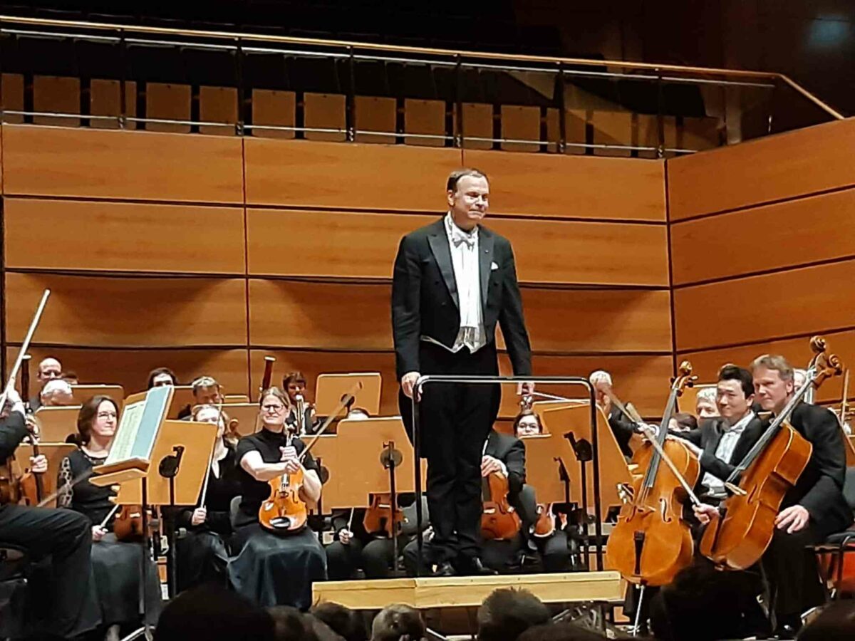5. Sinfoniekonzert, Sergei Rachmaninow, Pjotr Iljitsch Tschaikowsky,  Musik- und Kongresshalle Lübeck, 6. Februar 2023