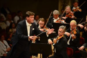 Pathys Stehplatz (30) – Saison 2023/24 in Wien: Mit Christian Thielemann kickt man den „Lohengrin“ aus der Stube  klassik-begeistert.de, 29. April 2023