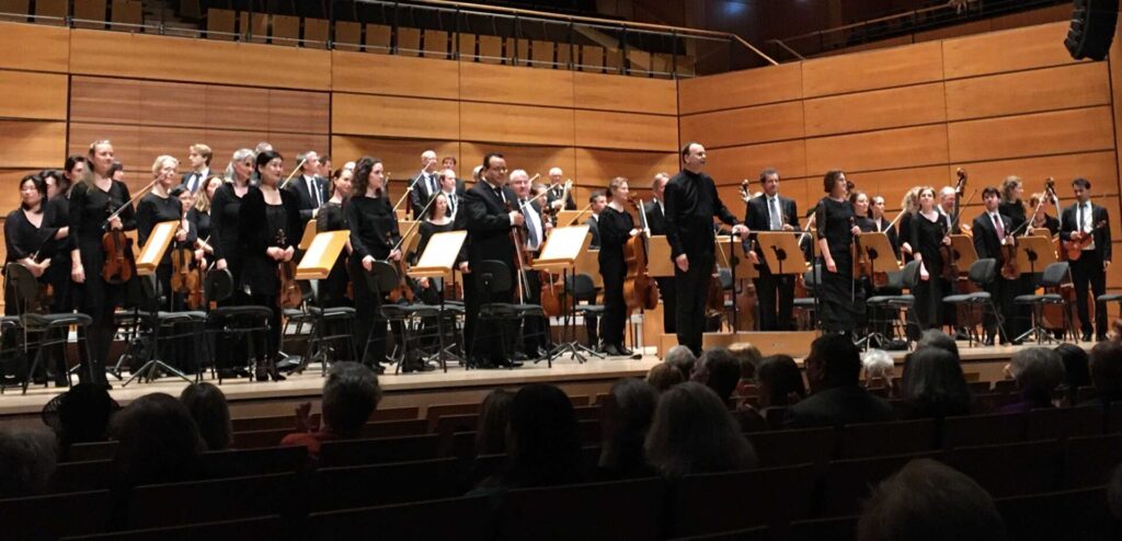 7. Symphoniekonzert HL Schlus applaus Photo Julia Pabst