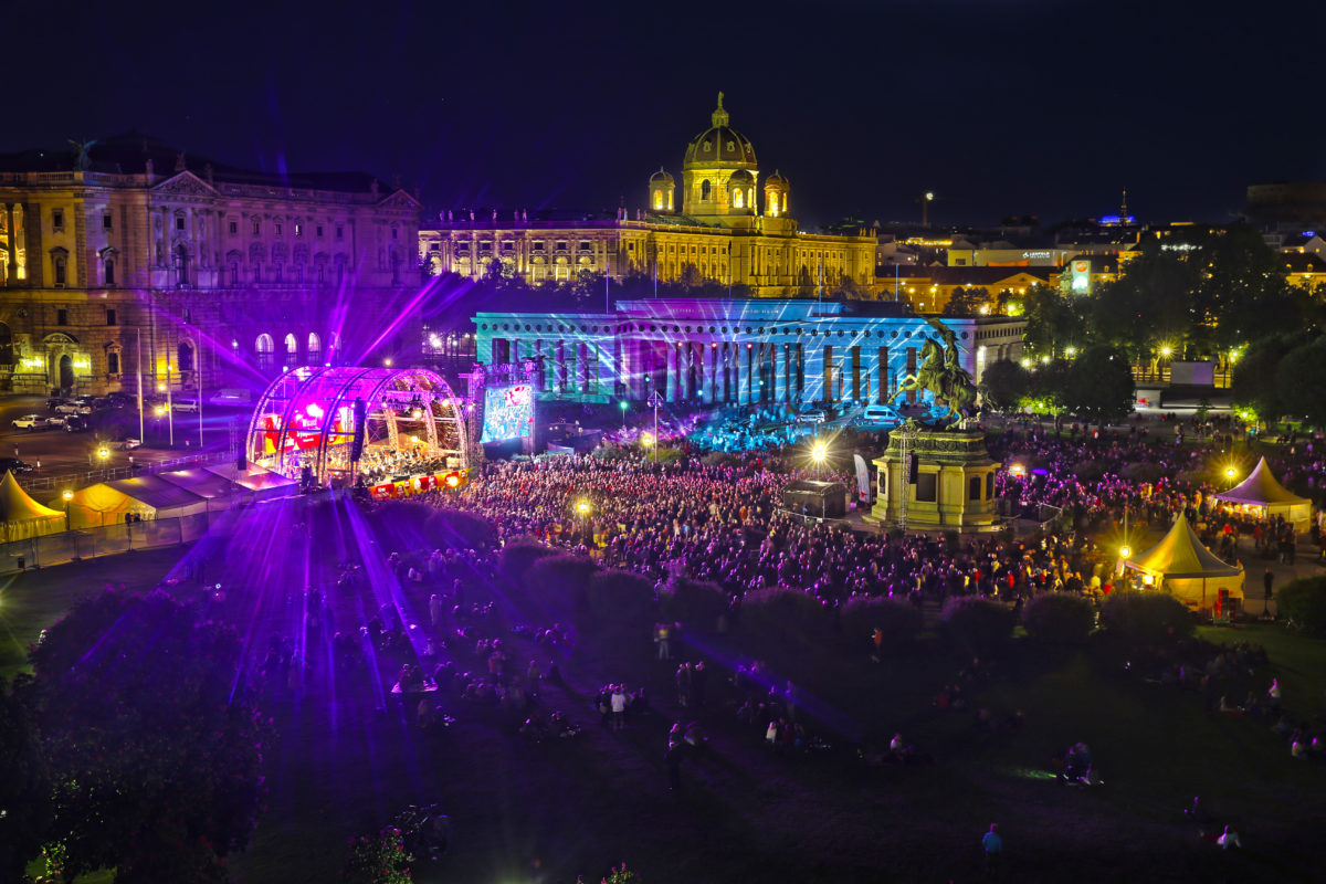 Fest der Freude, Wiener Symphoniker, Eva Ollikainen, Conchita,  Heldenplatz Wien, 08. Mai 2019