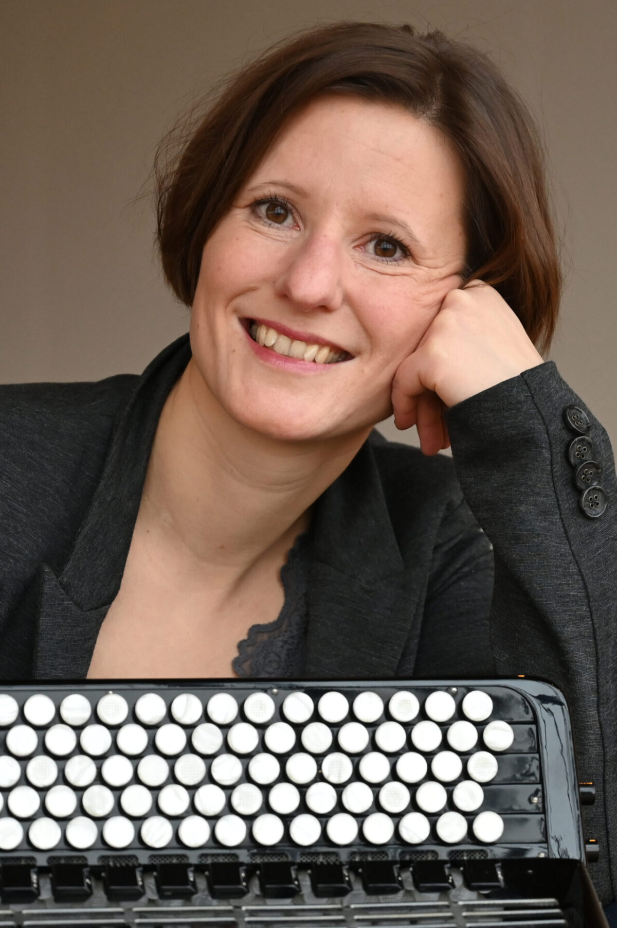 kb im Gespräch mit Anna Hüdepohl Akkordeonistin, Teil I  klassik-begeistert.de, 2. August 2026
