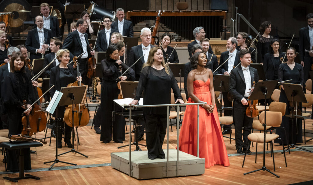 Staatskapelle Berlin, Simone Young, Dirigentin  Philharmonie Berlin, 20. April 2025