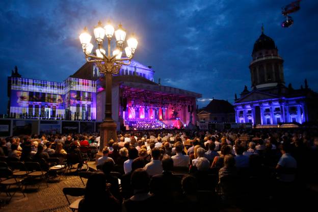 30 Jahre Classic Open Air 2022, Opernzauber unter Sternen, Mediterrane Opernhits von Verdi bis Bizet  Berlin, Gendarmenmarkt, 8. Juli 2022