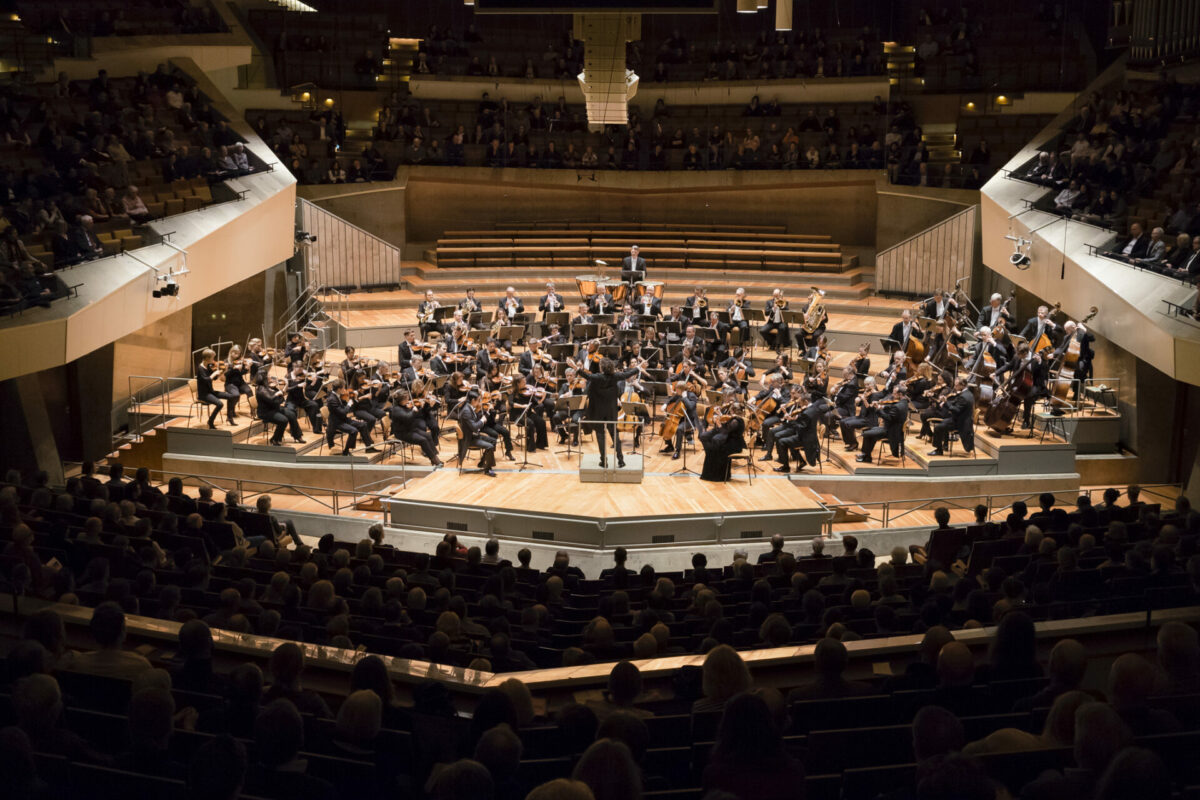 Festival „Music and Healing“, Deutsches Symphonie-Orchester Berlin, Robin Ticciati, Dirigent   Berliner Philharmonie, 17. März 2023