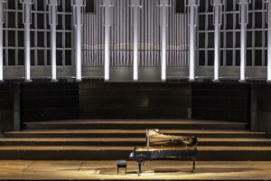 Silvesterkonzert 2024, Philharmonie Lemberg, Gudni A. Emilsson, Dirigent  Bremer Konzerthaus Die Glocke, 31. Dezember 2024