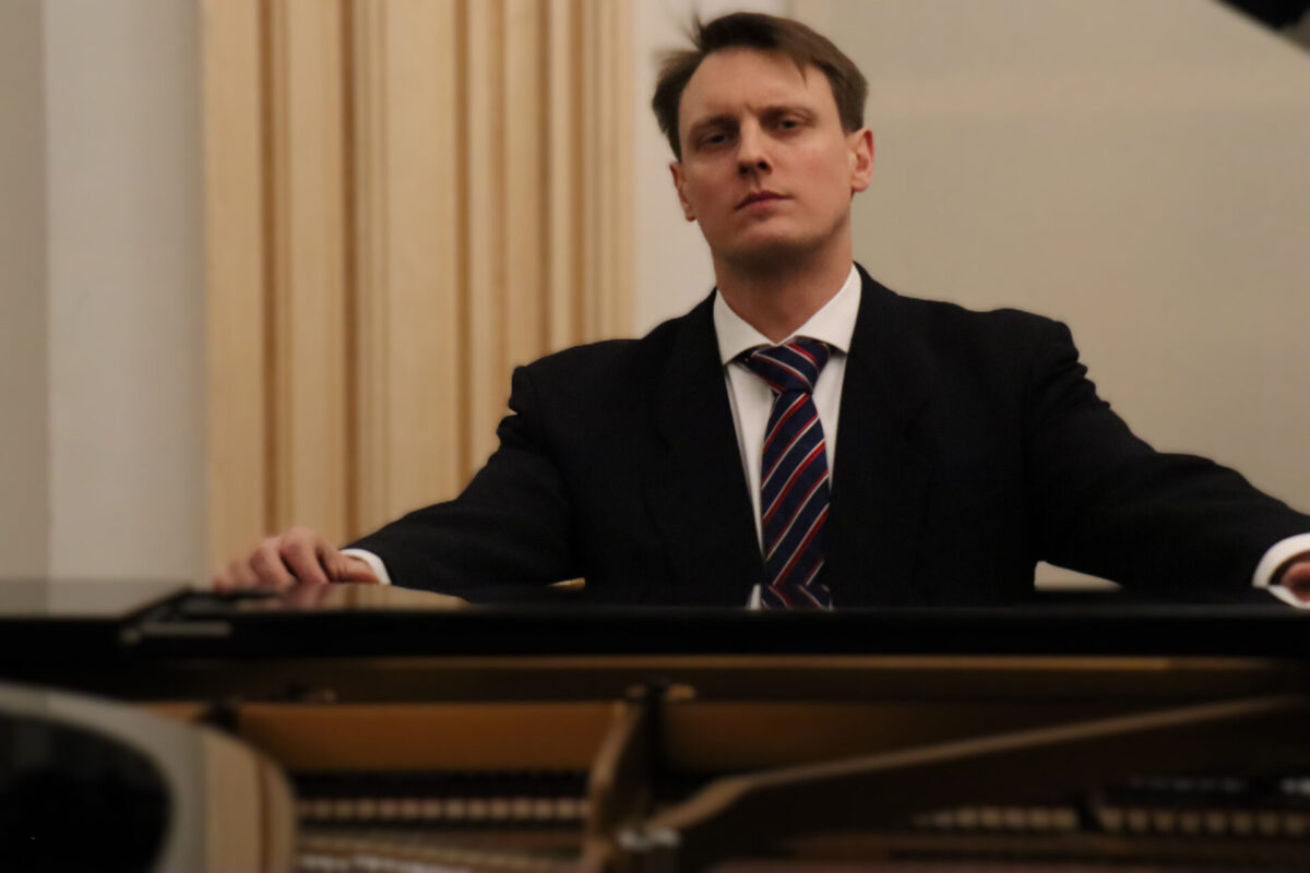 CD/Schallplatten-Besprechung: Emanuel Melchior plays Bach, Agrell, Webern  klassik-begeistert.de, 6. Oktober 2025