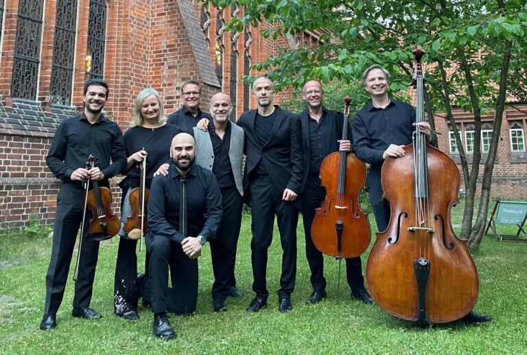 SHMF Omer Meir Wellber, Leitung und Akkordeon  Kiel, Petruskirche, 10. Juli 2025 