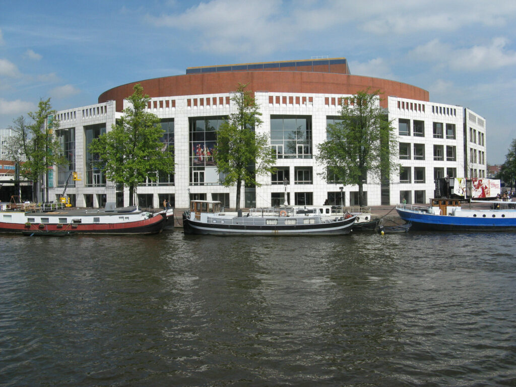 Het_Muziektheater_Amsterdam-Amsterdam