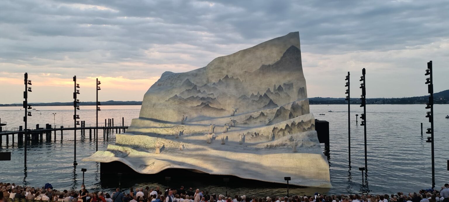 Bregenzer Festspiele, Puccini, Madame Butterfly und Giordanos Sibirien  20. Juli 2022