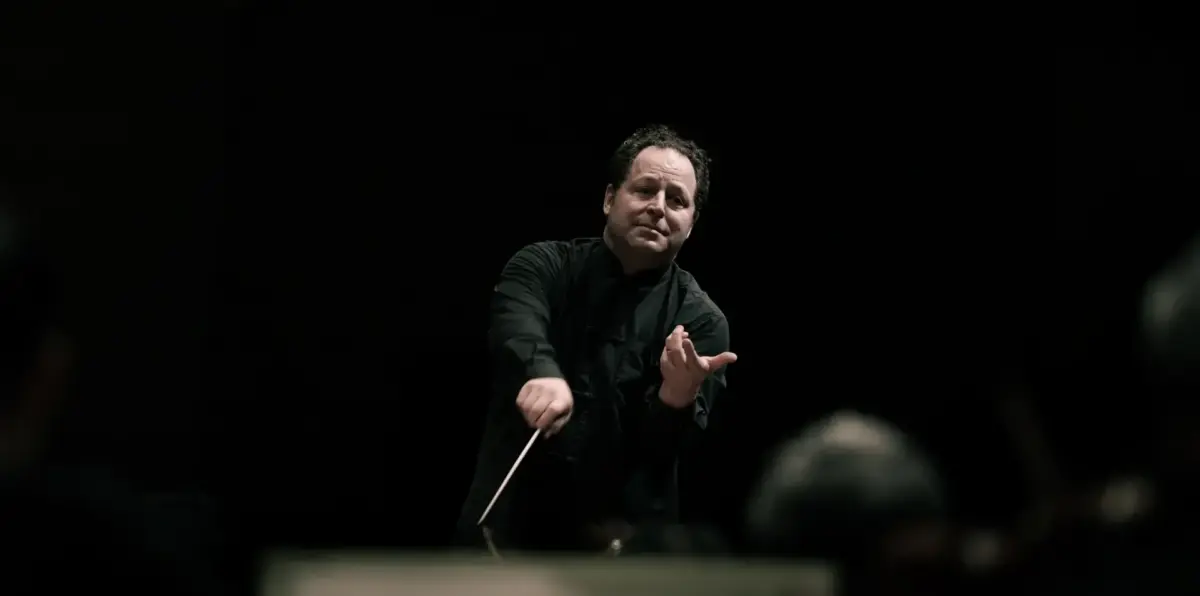Auf den Punkt 96: Walking in Kiel / John Axelrod  Opernhaus Kiel, 6. Juni 2026