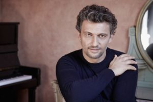 Jonas Kaufmann spaltet die Gemüter, der Tenor als Verdis Otello  klassik-begeistert.de