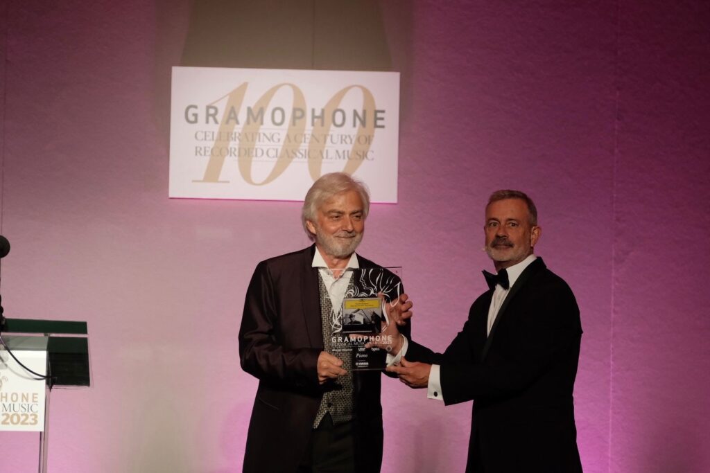 Krystian Zimerman accepts Piano Award at Gramophone Awards 2023 (c) Colin Miller