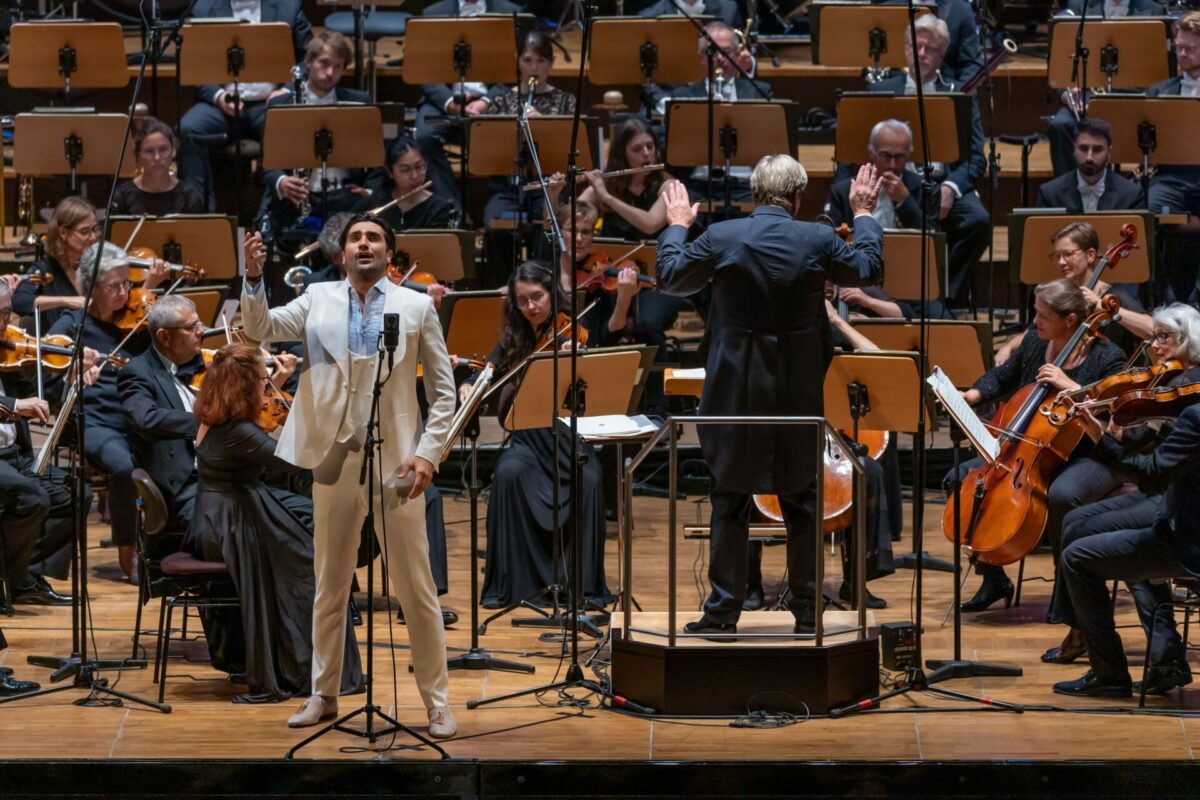 Musikfest Bremen: „Viva Puccini“, Jonathan Tetelman, Marko Letonja und die Bremer Philharmoniker  Konzerthaus Die Glocke,  28. August 2024