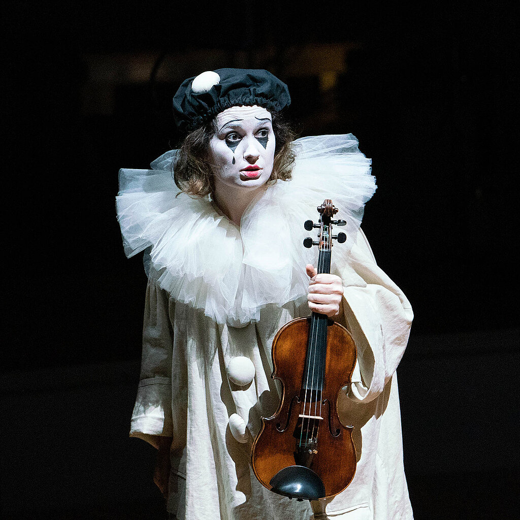 Schönberg, „Pierrot lunaire“, Patricia Kopatchinskaja, Sprechgesang und Violine  Dresdner Musikfestspiele, 2. Juni 2024