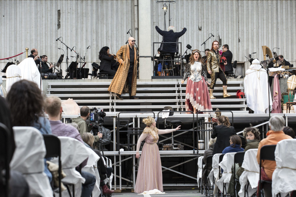 Ein Ensemble will zurück ins Opernhaus – „Das Rheingold“ auf dem Parkdeck  Deutsche Oper Berlin, 22. August 2020