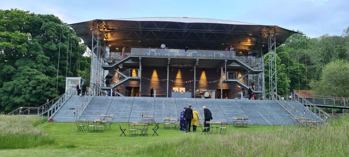 Wolfgang Amadeus Mozart, „Così fan tutte“  Garsington Opera, 10. Juni 2022