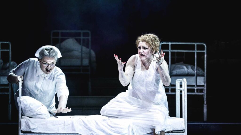 Rusalka_theodora-varga-und-svitlana-slyvia-28WMl1zdHxMH