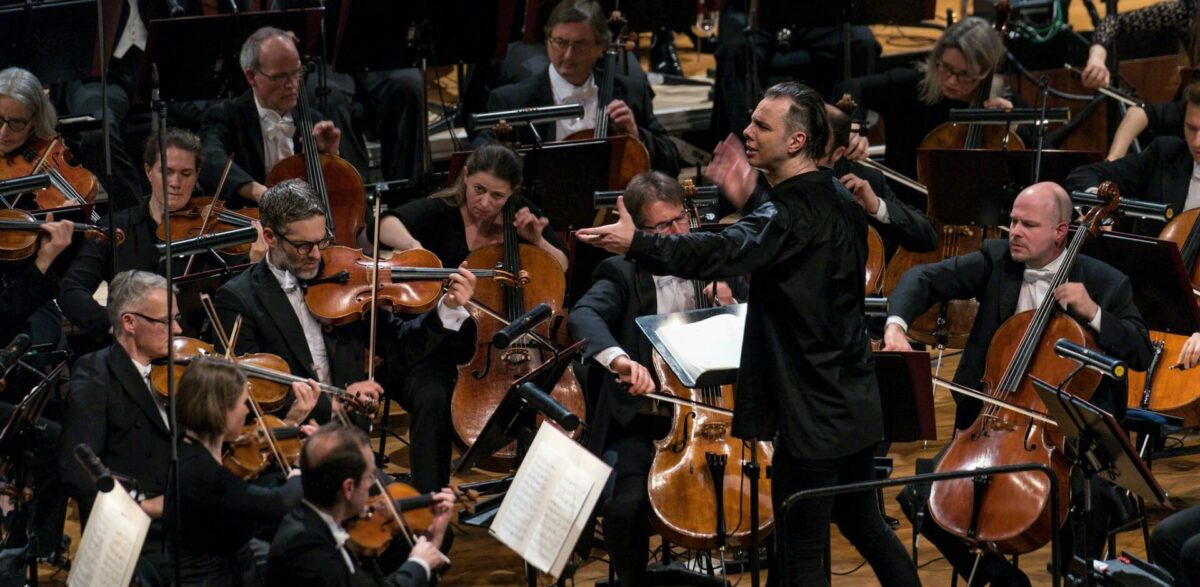 SWR Symphonieorchester, Teodor Currentzis Dirigent, MAHLER unFINISHED  Philharmonie Berlin, 18. Dezember 2023