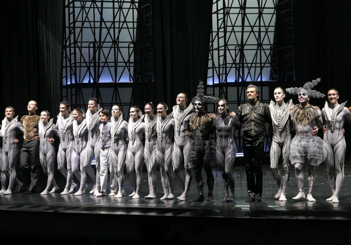 Schwanensee, Rotbarts Geschichte, Ballett von Goyo Montero  Staatsoper Hannover, Uraufführung vom 24. Januar 2026