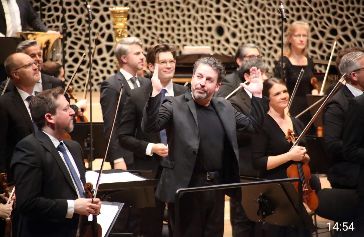 Klein beleuchtet kurz 70: NDR Elbphilharmonie Orchester James Gaffigan  Elbphilharmonie, 22. März 2026