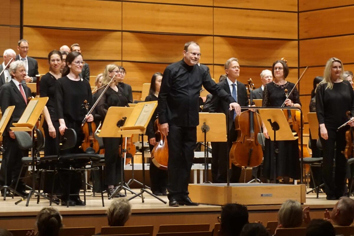 Philharmonisches Orchester der Hansestadt Lübeck, 7. Symphoniekonzert   Musik- und Kongresshalle, Lübeck, 3. Mai 2026
