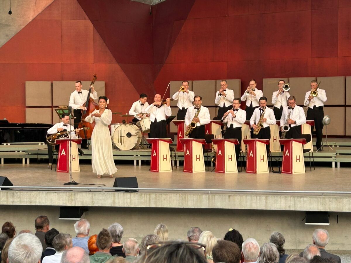 Swing Dance Orchestra, Rachel Hermlin, Gesang  Wolkenturm, Grafenegg, 26. Juli 2025 