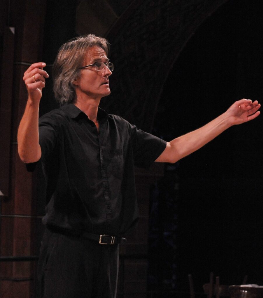 Tobias Gravenhorst, conducting