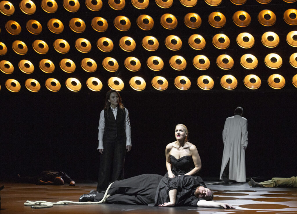 Tristan und Isolde_046hf_RobertsTeigeHilley