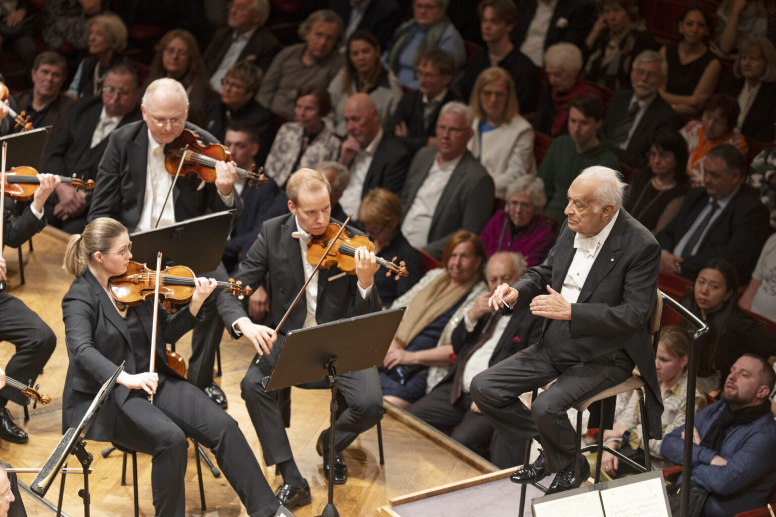 Dirigent Rucke Pinchas Zukerman, Violine, Wiener Philharmoniker, Dirigent Zubin Mehta ...