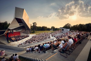 Filharmonie Brno, Julia Hagen, Violoncello, Dennis Russell Davies, Dirigent  Wolkenturm, Grafenegg, 20. Juli 2024 