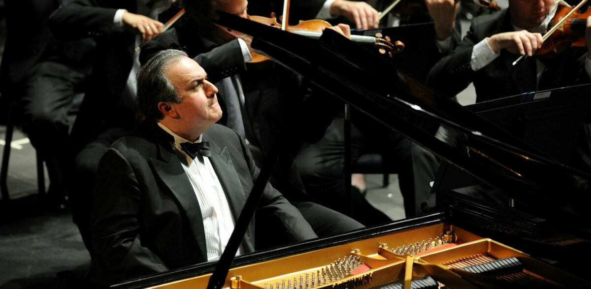 Yefim Bronfman, Alan Gilbert und NDR Elbphilharmonie Orchester  Konzerthaus Freiburg, 14. Oktober 2024