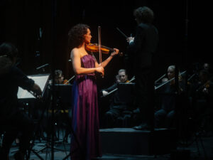 Aurora Orchestra, Alena Baeva und Nicholas Collon  Bonn, Opernhaus, 29. August 2025