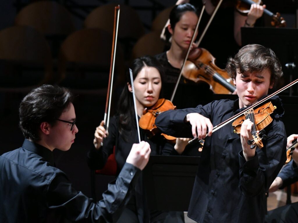 tarmo-peltokoski-et-le-violoniste-daniel-lozakovich-ont-conquis-le-public-colmarien-dimanche-a-saint-matthieu-photo-dna-b-fz-1689013652-mP4OaeQrjqSv12ny